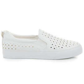 Witte opengewerkte slipons