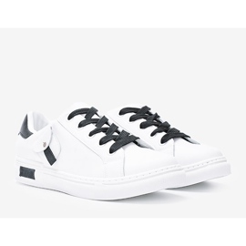 Witte sneakers met sierzakje van Nandina 1